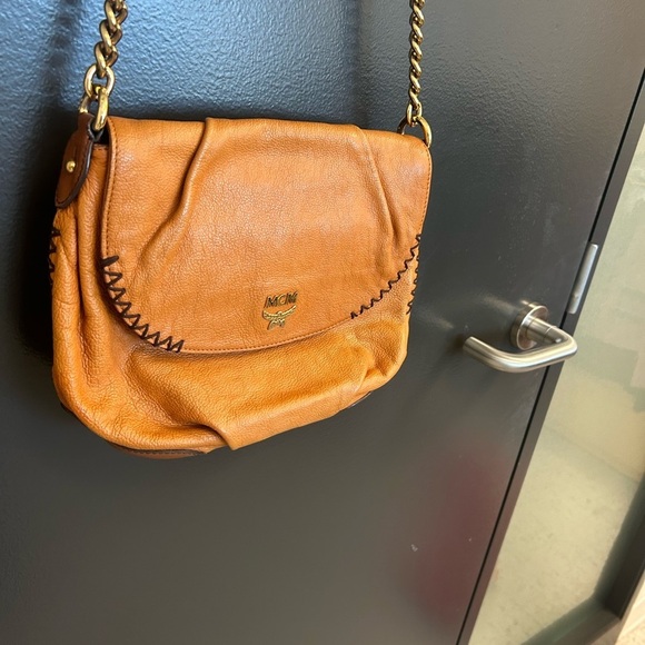 MCM Tan Leather Crossbody Bag with Elegant Chain Strap GUC minor stain bottom - Picture 2 of 16